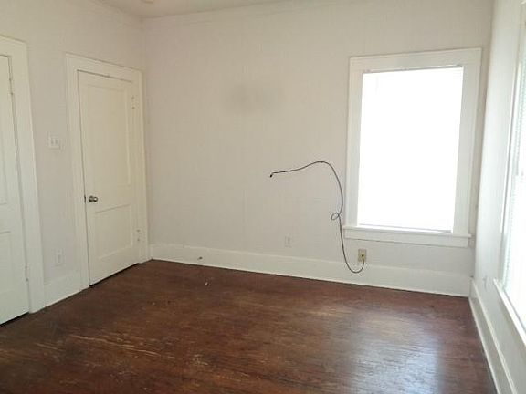 2nd image of 4618 Clay St APT 1