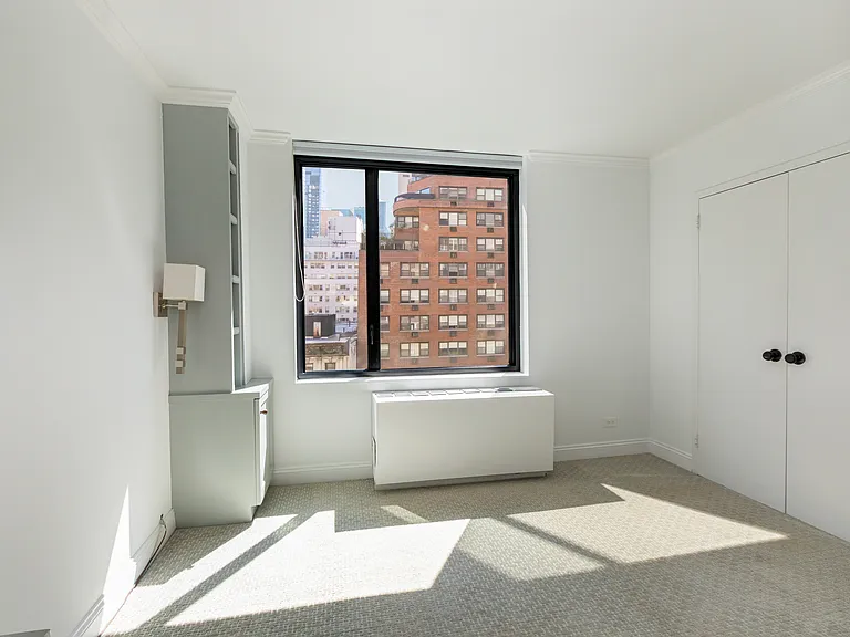309 E 49th St #9E — Photo 8
