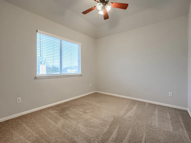 1808 Giddings Ct — Photo 3