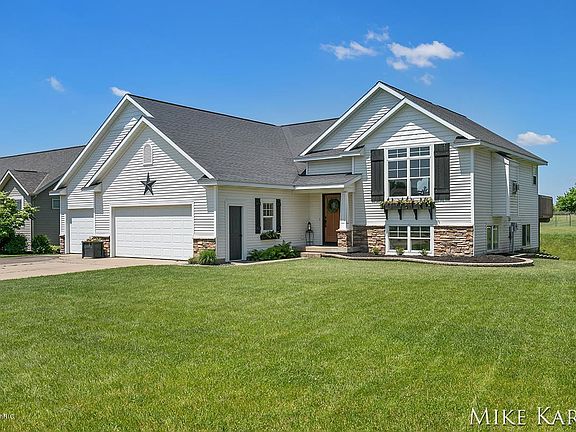 2nd image of 10605 Antelope Dr