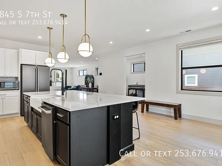 4845 S 7th St — Photo 12