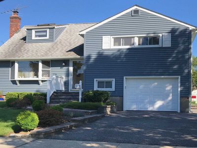 82 Main Pkwy E, Plainview, NY, 11803