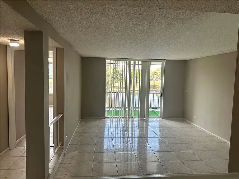 3740 Inverrary Dr #2D — Photo 9