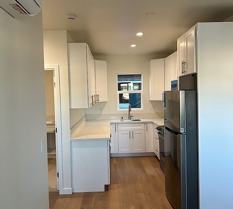 3rd image of 6443 Richard St #1