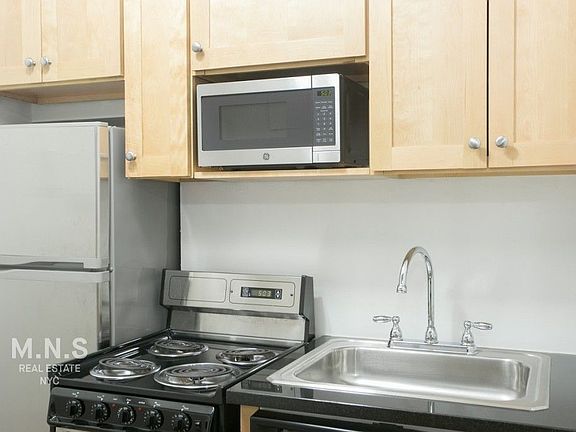 4th image of 345 W 30th St APT 2B
