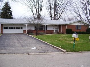 985 Oak Dale Dr, Xenia, OH 45385