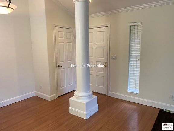 5th image of 1544 Bailey Rd APT 30