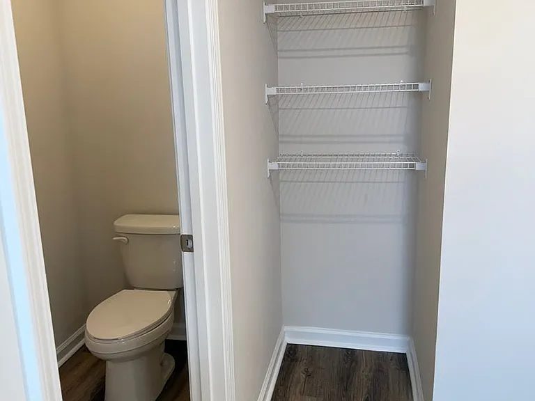 2528 Revolutionary Way — Photo 19