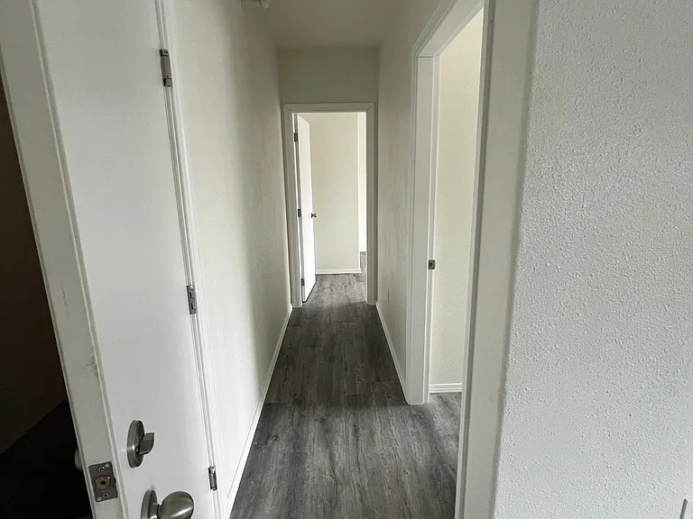 411 Mission St #304 — Photo 5