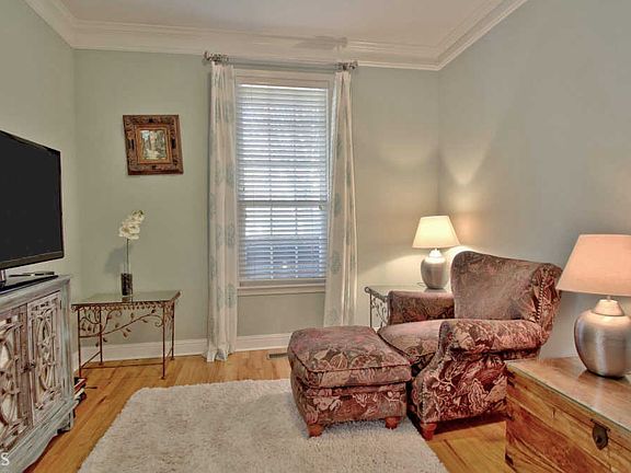 5th image of 106 Denham Sq