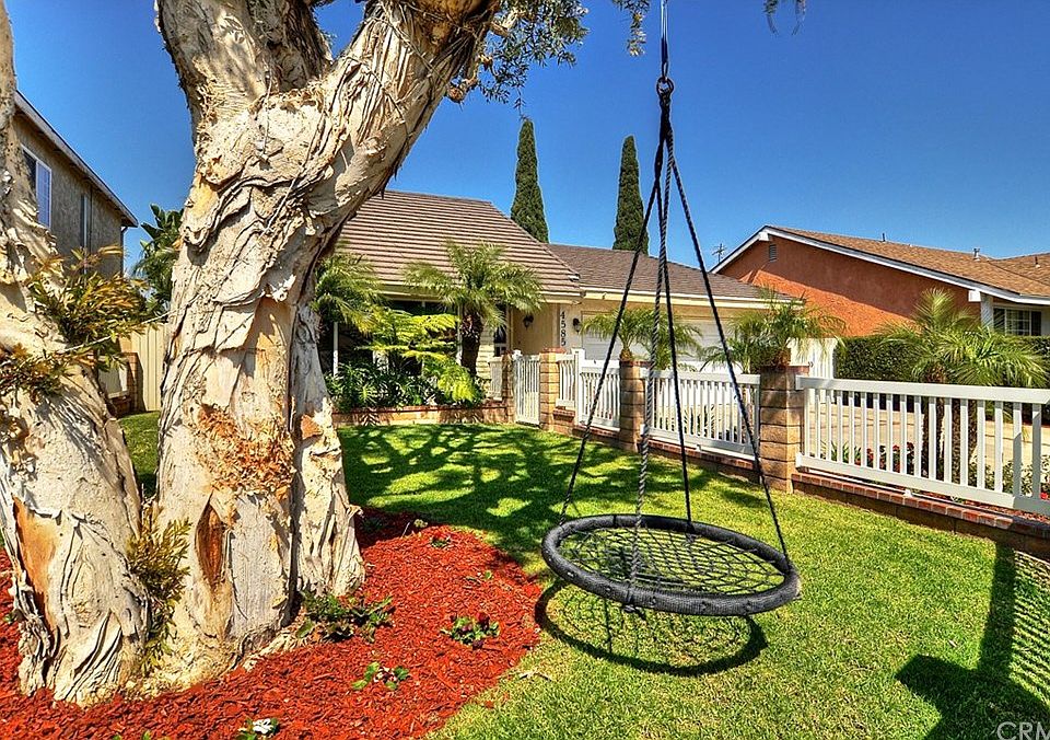 1st image of 4585 E Larkspur Cir