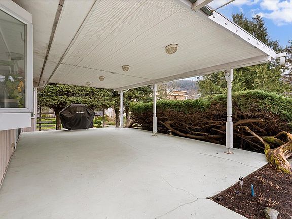 2nd image of 46486 Uplands Rd