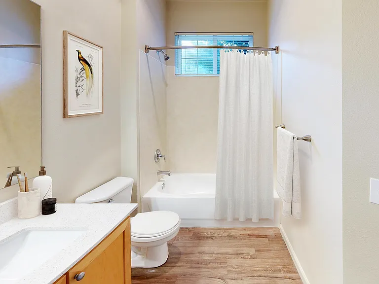 The Hawthorne Apartments — Photo 18