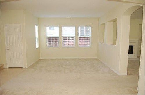 5th image of 726 Leeward Ave