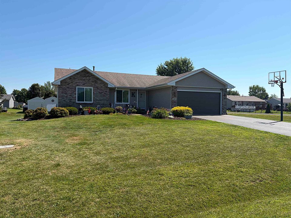 1st image of 152 Prairie Moon Dr