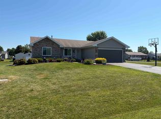 152 Prairie Moon Dr, Davis Junction, IL 61020
