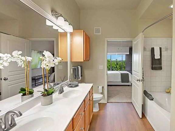 5th image of 12601 Galleria Cir #1432
