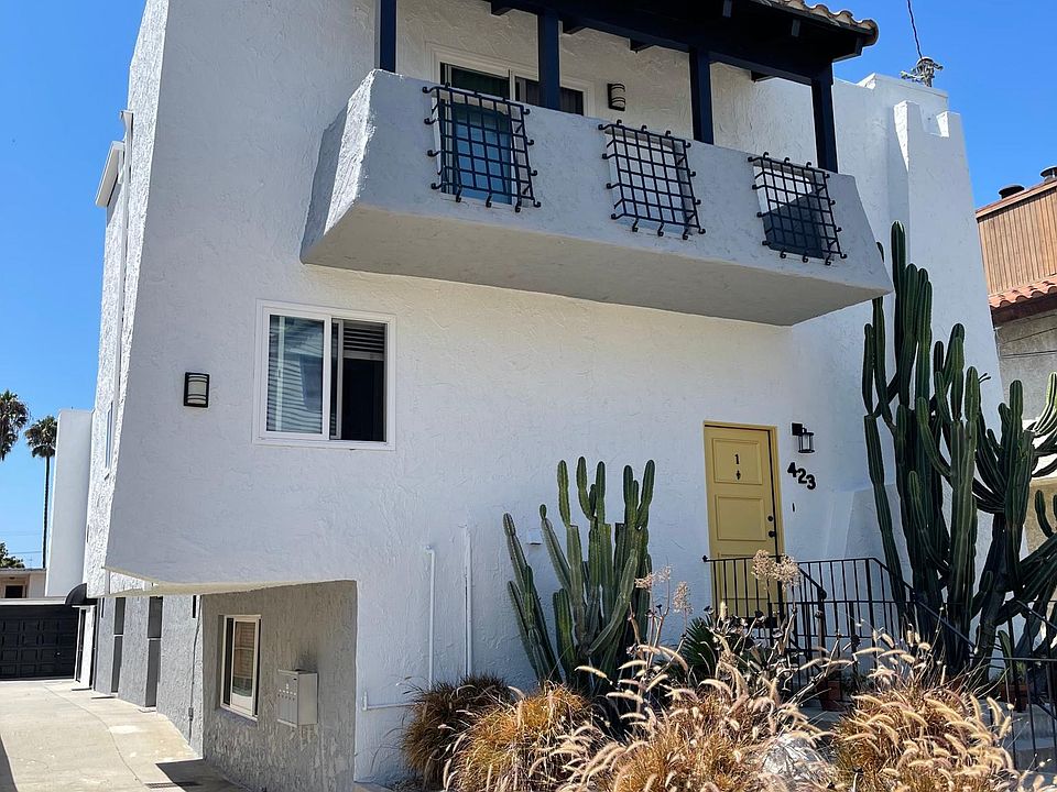 Quiet 4 plex in great South Redondo location
