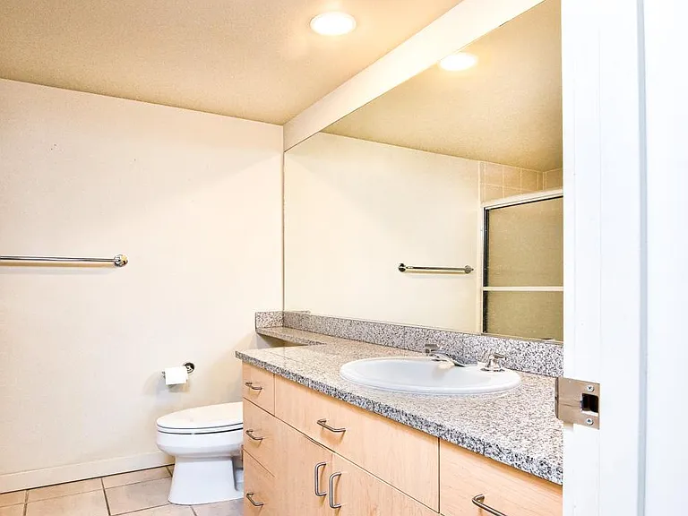 1100 106th Ave NE #604 — Photo 13