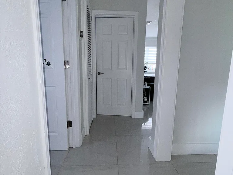 9235 SW 41st St — Photo 26