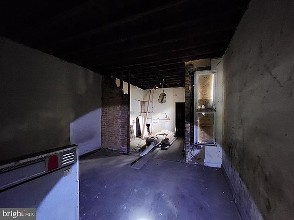 5th image of 2224 Wilkens Ave