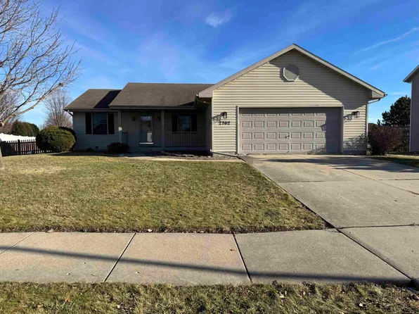 2702 Autumn Ln, Janesville, WI 53546