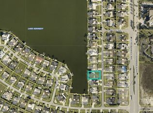 922 SW Santa Barbara Pl, Cape Coral, FL 33991