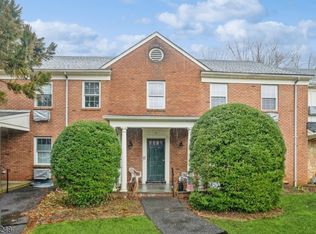 132 Claremont Rd #D, Bernardsville, NJ 07924