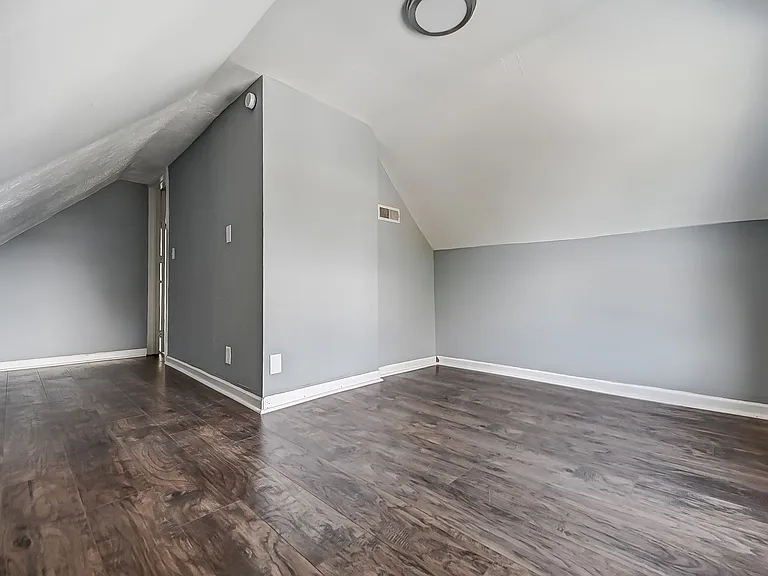 1257 Leonhard St — Photo 26
