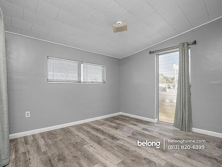 691 Sharon Cir — Photo 16