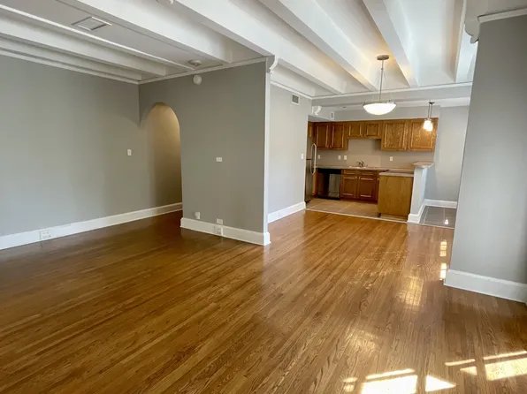 910 Ward Pkwy APT 11, Kansas City, MO 64112