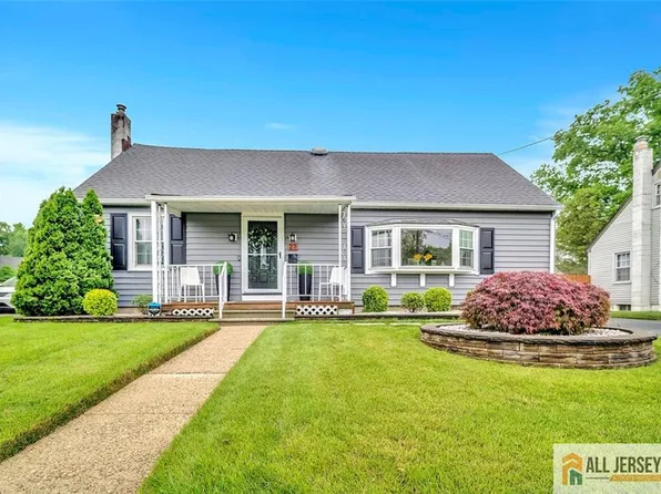 27 Collins Rd, Hamilton Township, NJ 08619