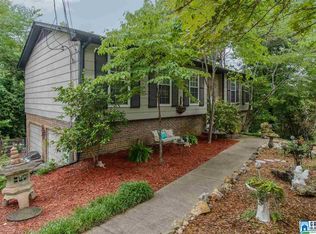 1045 Navajo Trl, Alabaster, AL 35007