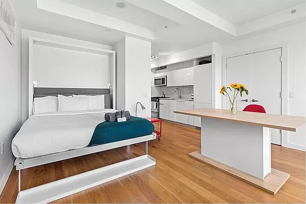 Rented by SERHANT. | media 4