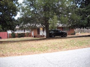 3820 Green Point Dr, Greensboro, NC 27407