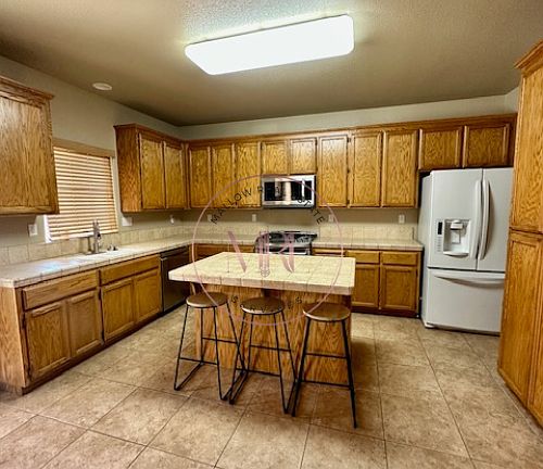 3rd image of 5585 Freestone Dr