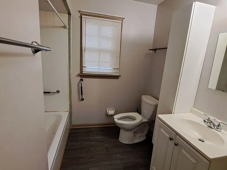 242 & 244 Hurdle Dr — Photo 8