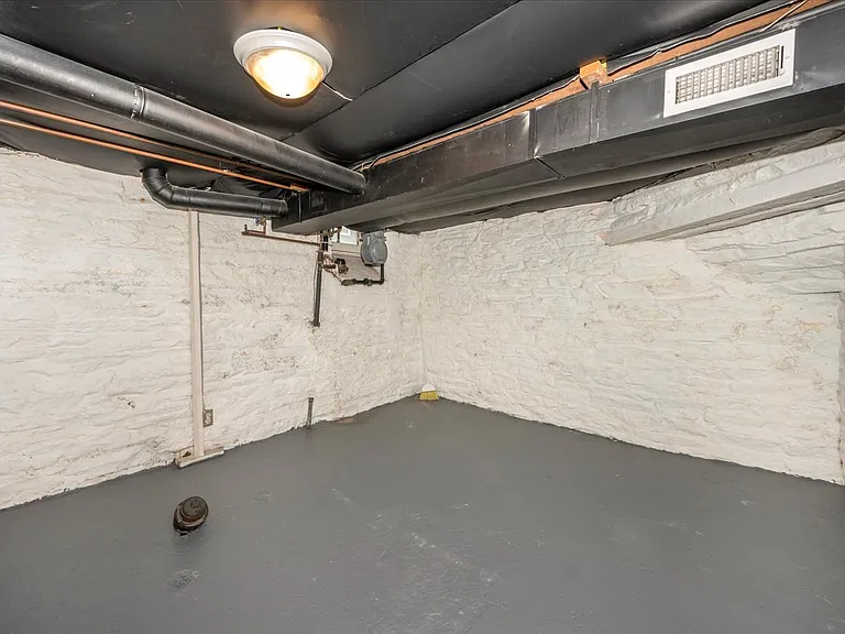 315 W Patrick St — Photo 46