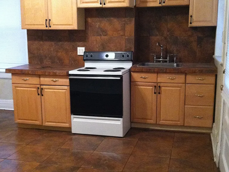 332 Stratford Ave #1 — Photo 6