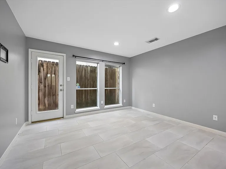 4408 Floyd St #A — Photo 5
