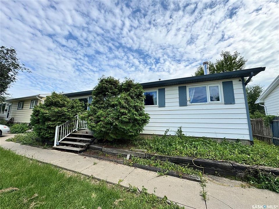 1st image of 553 26th STREET E