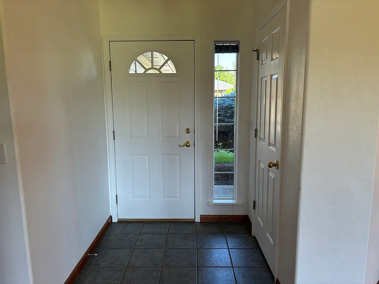 2566 N Sea Cove Way — Photo 7
