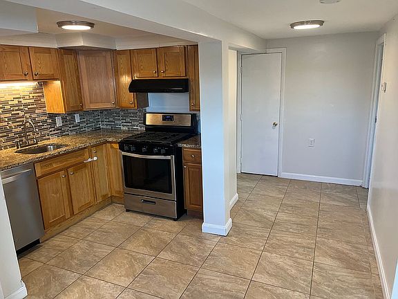 4th image of 53 Saint Germain St #3B