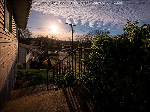 4th image of 1817 Huber Rd