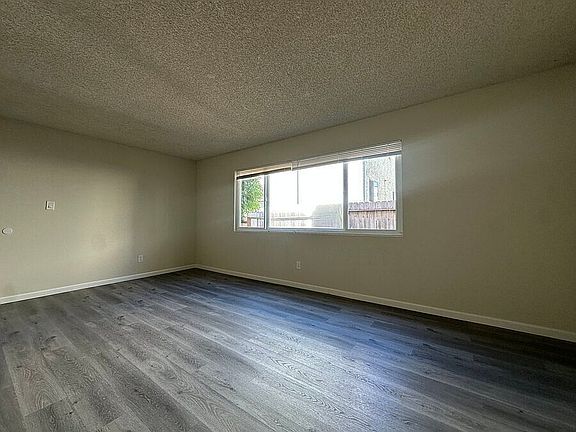 3rd image of 1831 Grant Ave APT 4