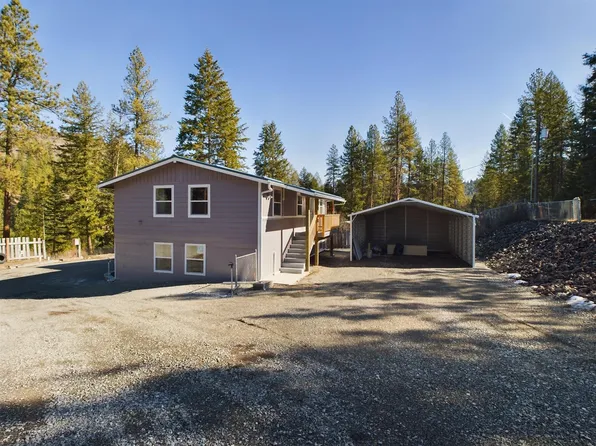 9 Pine Grove St, Republic, WA 99166