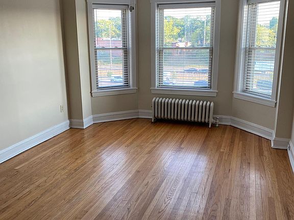 2nd image of 435 Garfield St APT 14