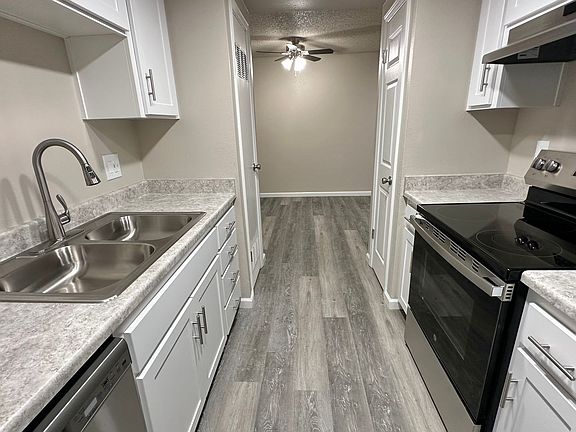 2nd image of 400 W Gettysburg Ave #156B