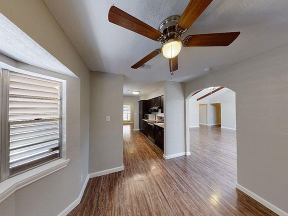 5th image of 808 Moody Ave