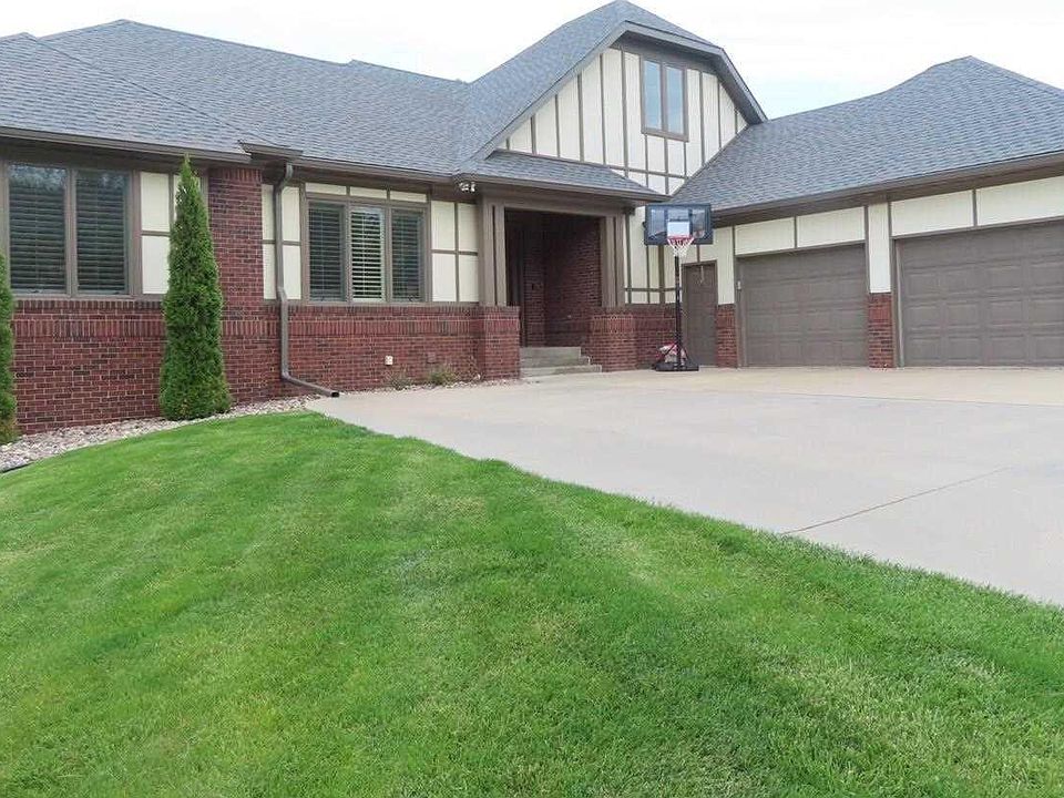 1st image of 924 46th St